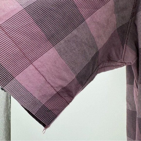 Travis Mathew Stretch Purple Button Down Men’s Short Sleeve Size M - Picture 6 of 7